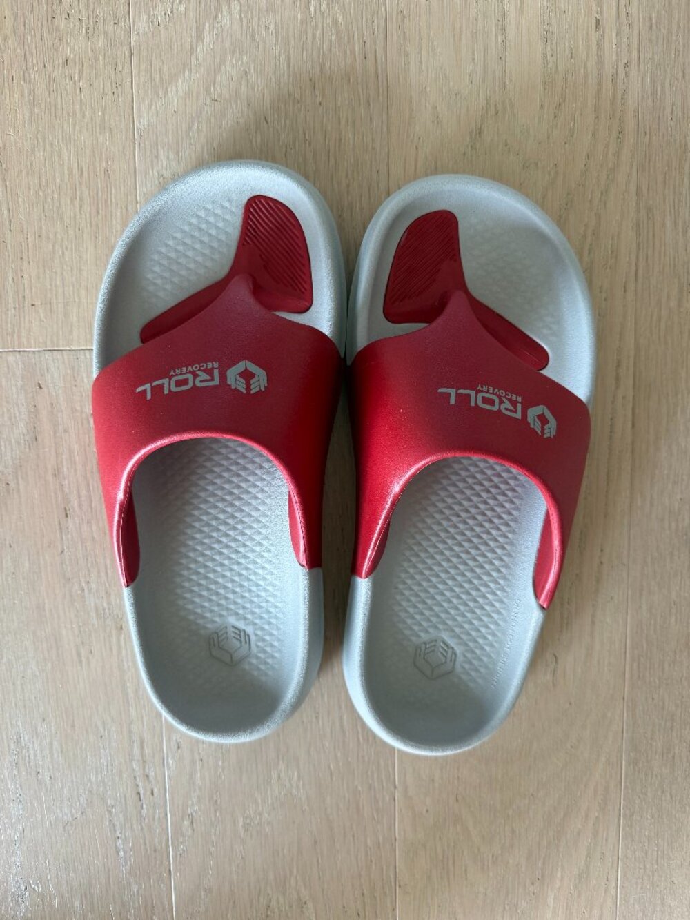 NWOT Roll Recovery Superplush Recovery Sandals